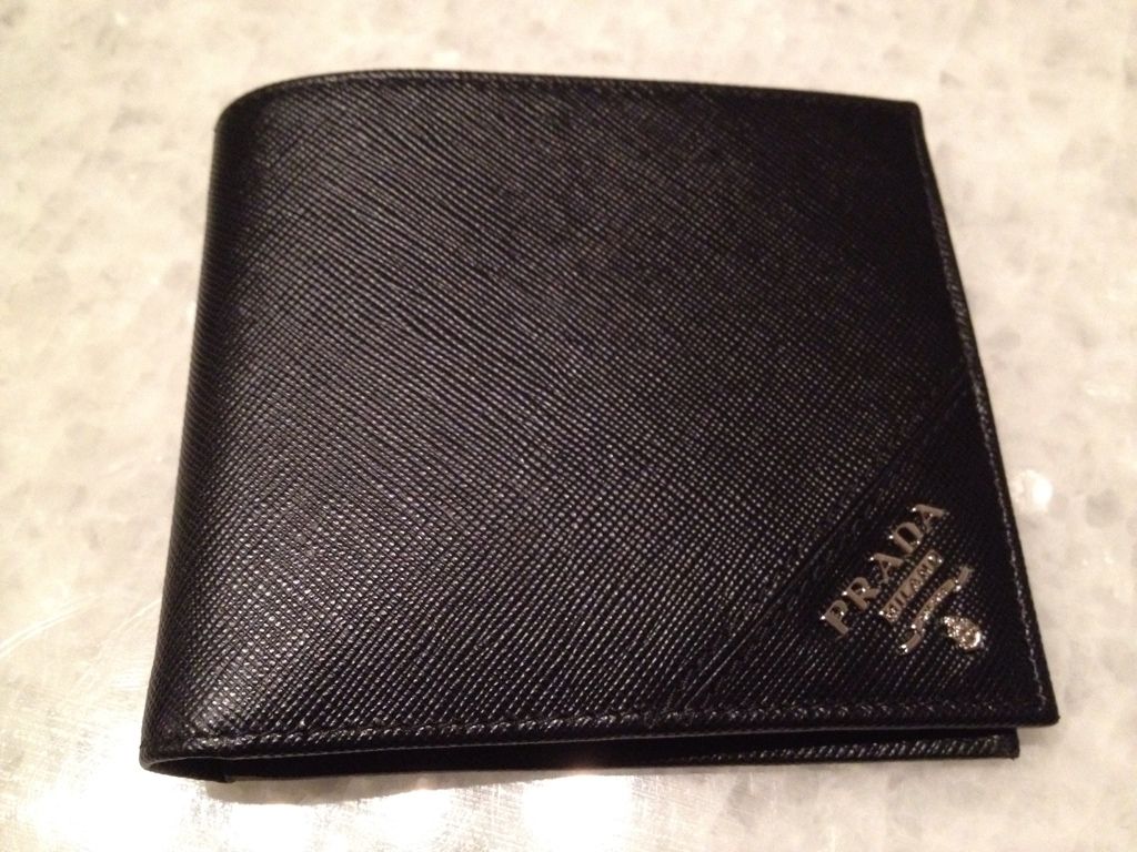 prada men wallet  