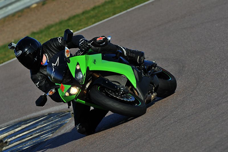 ZX10r_rockingham_1.jpg